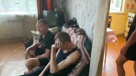 Oleg Mongol, Pazzo Pasha e Irishka Chiki-Piki preparano la pasta alla marinara