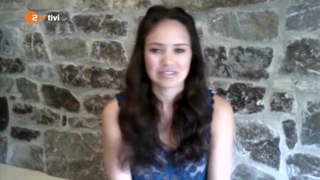 Allie Bertram risponde alle vostre domande - Mako - Semplicemente una sirena _ ZDFtivi