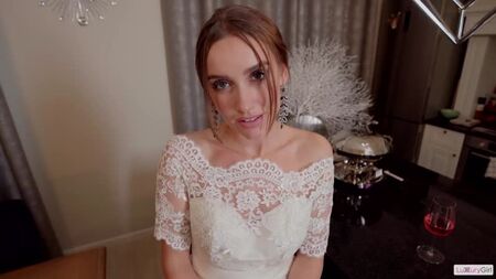 LuxuryGirl Luxury Girl La sposa in fuga: scopata bollente con una bella ragazza in calze, pompino e sesso sul divano, sborrata in faccia e sulle tette