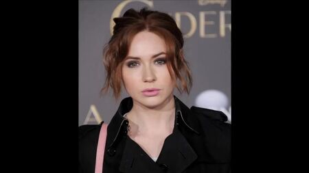 Omaggio sexy a Karen Gillan