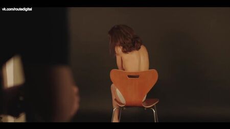 Sophie Cookson nuda (coperta) - Il processo a Christine Keeler (2019) Stagione 1, Episodi 2-4 in HD 1080p - Guarda online
