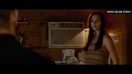 Elizabeth Olsen - Scene di sesso esplicite - Tette grandi in topless - Oldboy (2013)