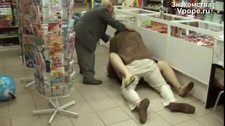 Nel negozio (Amatoriale, porno, sesso, scopate, violento, tette, culo, sesso orale, sesso anale)