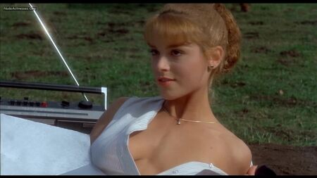Betsy Russell nuda - Private School (1983) HD 1080p