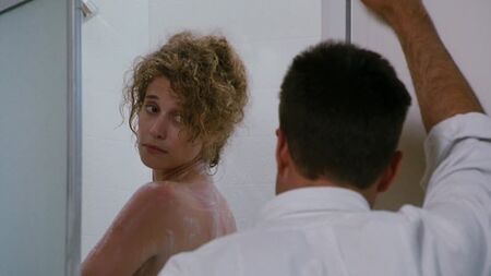 Nancy Travis, Annabella Sciorra nude - Internal Affairs (1990) HD 1080p Guarda online