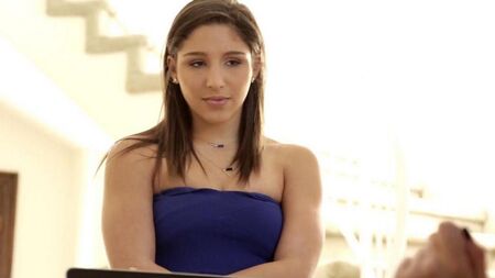 Lesbiche Gracie Glam si strofina attorno alla figa di Abella Dunger
