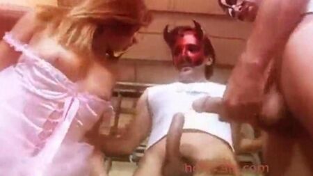 La ragazza dai capelli rossi era sopraffatta