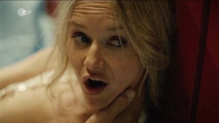 Stefanie Stappenbeck Nude - Il settimo giorno (2017) HD 720p Guarda online / Stefanie Stappenbeck - Il settimo giorno