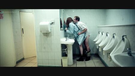 Karen Gillan nuda - La festa è appena iniziata (2018) HD 1080p Guarda online / Karen Gillan - La festa è appena iniziata