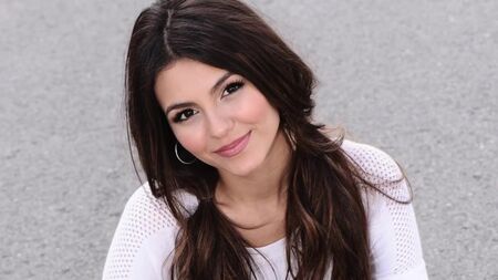 Victoria Justice - Una raccolta sexy hotmusicvideo