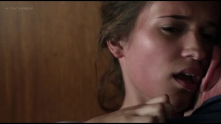 Alicia Vikander nuda - Pure (Verso ciò che è bello, 2009) 1080 Guarda online Alicia Vikander - Pure (Verso ciò che è bello)