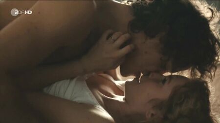 Cornelia Gröschel, Karoline Teska Nude - Una come lei (2015)