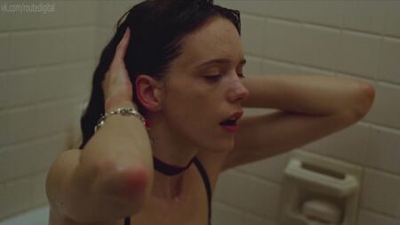 Stacy Martin nuda - Rosy (2018) HD 1080p Guarda online