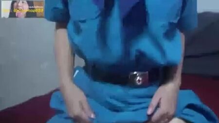Vuole farsi scopare con l'uniforme addosso, quindi le darò quello che vuole. Ha la figa così stretta. (MP4_High_Quality).mp4