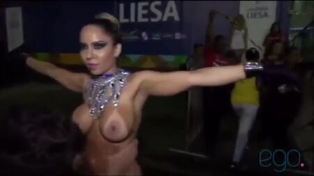 Il Carnevale "Mulher Melão" sfila con il seno scoperto: bella e meravigliosa | Brazilian Girls braziliangirls