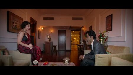 ShahJahan Regency - Scene piccanti del film bengalese con Swastika e Rit