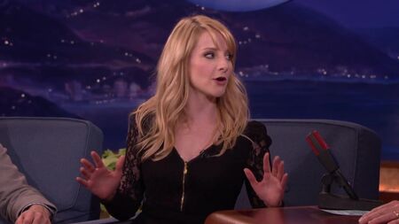 A Melissa Rauch è piaciuto un mondo andare a cercare la sua controfigura nuda - Il programma di Conan O'Brien