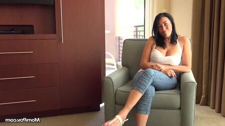 Ho scopato una mamma matura fino a farle raggiungere diversi orgasmi, sesso in POV con mamma, porno, scopata, donna, orgasmo, tette grandi, formosa, milf, matura (Hot&Horny)