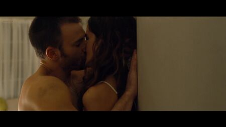 Aubrey Plaza nuda, Michelle Monaghan sexy - Playing It Cool (2014) HD 1080p / Aubrey Plaza, Michelle Monaghan - Cuore a pezzi