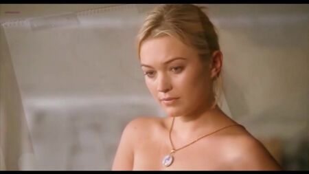 Sophia Myles nuda - Art School Confidential (2006)