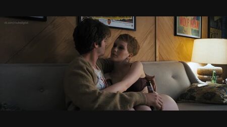 India Menuez, Grace Van Patten, ecc. - Under the Silver Lake (2018) HD 1080p Nuda? Sexy! Guarda online