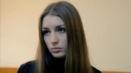Il porno russo presenta: Casting porno di una bella ragazza russa. Una ragazza davvero bellissima: