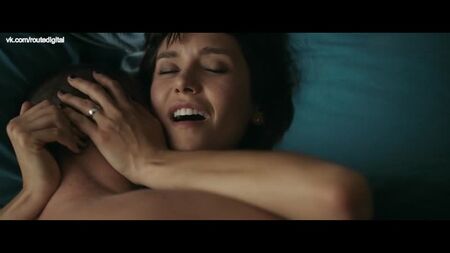 Nina Dobrev - Lucky Day (2019) 1080p WEB Nuda? Sexy! Guarda online / Nina Dobrev - Killer su chiamata