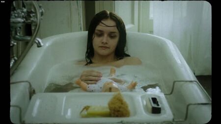 Olivia Cooke nuda - The Quiet Ones (2014) HD 1080p Guarda online / Olivia Cooke - L'esperimento: il male