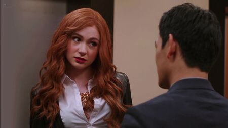 Karen Gillan – Selfie (2014) Stagione 1 Episodio 1 HD 1080p Nuda sul web? Sexy! Guarda online / Karen Gillan – Selfie