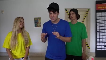 Enaldinho - LA SFIDA DI HUGGY WUGGY NELLA VITA REALE! (TROVA TUTTI I NASTRI PER SOPRAVVIVERE)
