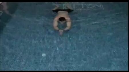 Kerem Bürsin e Melis Bürsin - The Swimmer (2012)