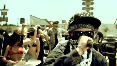 Hollywood Undead - Everywhere I Go (versione integrale) HD