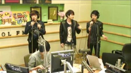 120514 EXO-K su 89.1 KBS Cool FM con Hong Jin Kyung [VERSIONE COMPLETA]