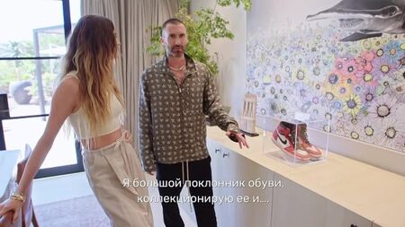 In visita da Adam Levine (Maroon 5) e Behati Prinsloo al ranch di Los Angeles (720 x 1280).mp4