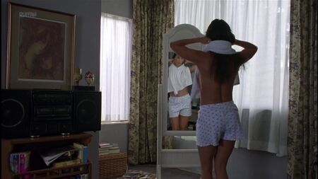 Demi Moore nuda - Striptease (USA 1996) 1080p Guarda online
