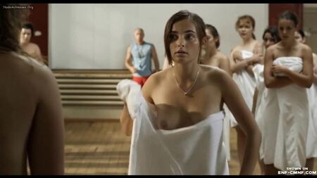 ENF-CMNF-OON – video con nudità forzata: gioco con gli asciugamani