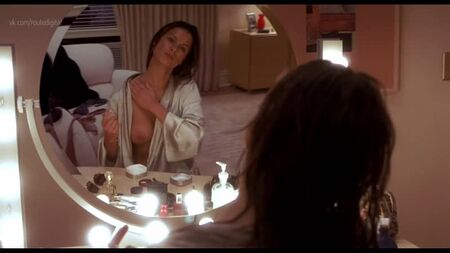 Rhona Mitra nuda - L'uomo invisibile (2000) HD 1080p Guarda online / Rhona Mitra - L'uomo invisibile