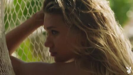 Playboy - Tara Lynn Caribbean Sands 1080p (scena di nudo in solitaria)