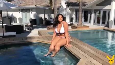 LaTecia Thomas, modella plus size di Playboy _ Lookbook costumi da bagno