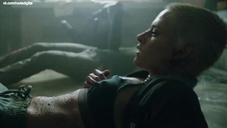 Kristen Stewart, Jessica Henwick - Underwater (2020) HD 1080p Nuda? Sexy! / Kristen Stewart, Jessica Henwick - Underwater