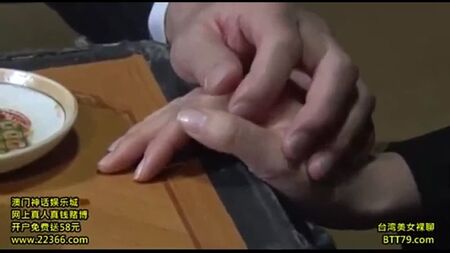 Moglie giapponese tradisce il marito___guarda il video qui__bit.ly__2JGdNJl.mp4
