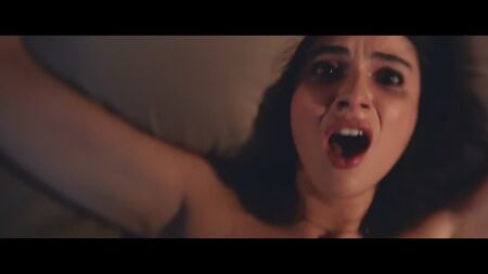 Vanessa Marano, Giorgia Whigham, ecc. – Saving Zoë (2019) 1080p Nuda? Sexy! / Vanessa Marano, Giorgia Whigham – Saving Zoë