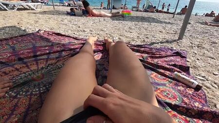 Fottuta figa in spiaggia___gli uomini mi guardano 4.mp4