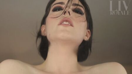 Liv Royale - Cum Inside Me (doppiaggio in russo)