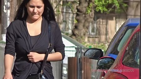 Tette grandi senza reggiseno 2. Scatti spontanei per strada