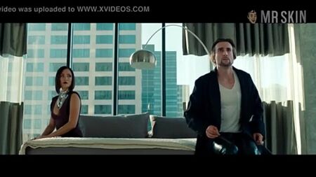 Scena di nudo di Elizabeth Olsen - XVIDEOS.COM.mp4