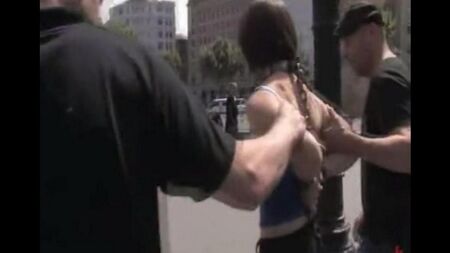 Sesso di gruppo pubblico alla telecamera