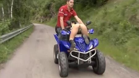 Hanno organizzato un cazzo in posti molto interessanti