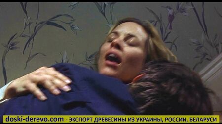Scene erotiche tratte da film (18+) - Sesso sulle scale nel film "Opravdannaya zheстокость"
