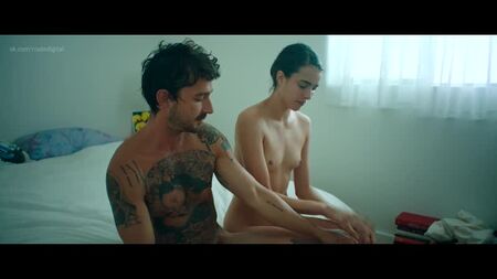 Margaret Qualley Nude - Love Me Like You Hate Me (2020) 1080p / Margaret Qualley - Amami come mi odi